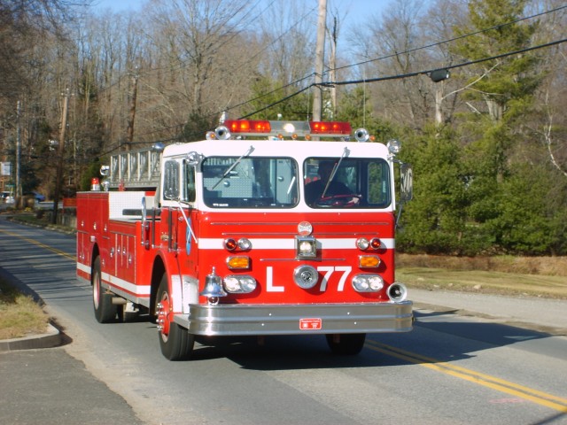 1976 Maxim    Former Ladder 77
Served from 2003 to 2009
Former Greenwich Ladder 4